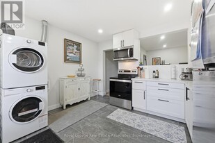 66 Main St S in Halton Hills, ON - Building Photo