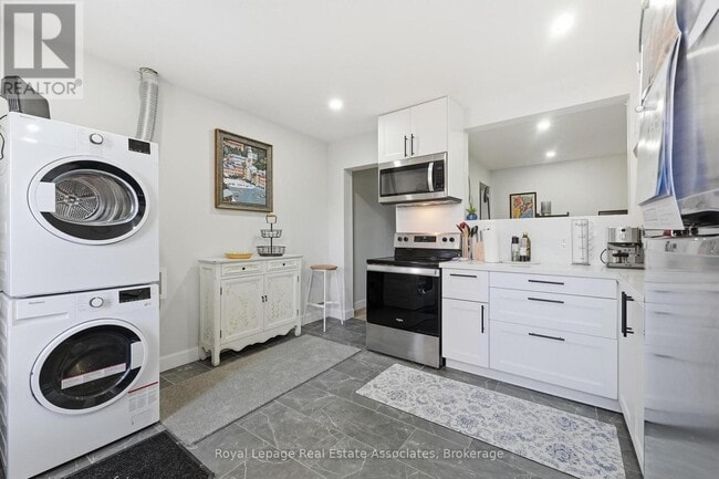 property at 66 Main St S