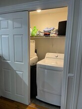 2501 W Touhy Ave, Unit 102 in Chicago, IL - Building Photo - Building Photo