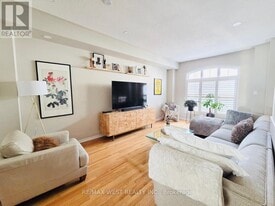 7208 Triumph Ln in Mississauga, ON - Building Photo