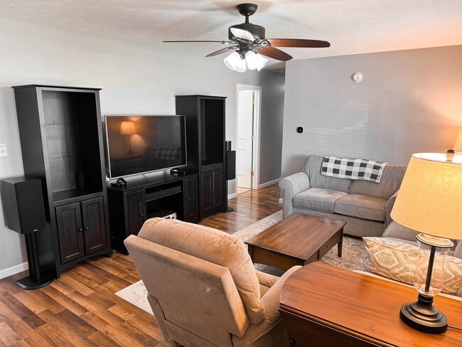 3641 Fisher Rd in Indianapolis, IN - Foto de edificio - Building Photo