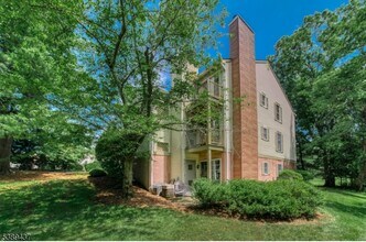 130 Jamestown Rd in Bernards, NJ - Building Photo - Building Photo