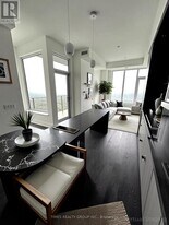 11 Yorkville Ave in Toronto, ON - Building Photo