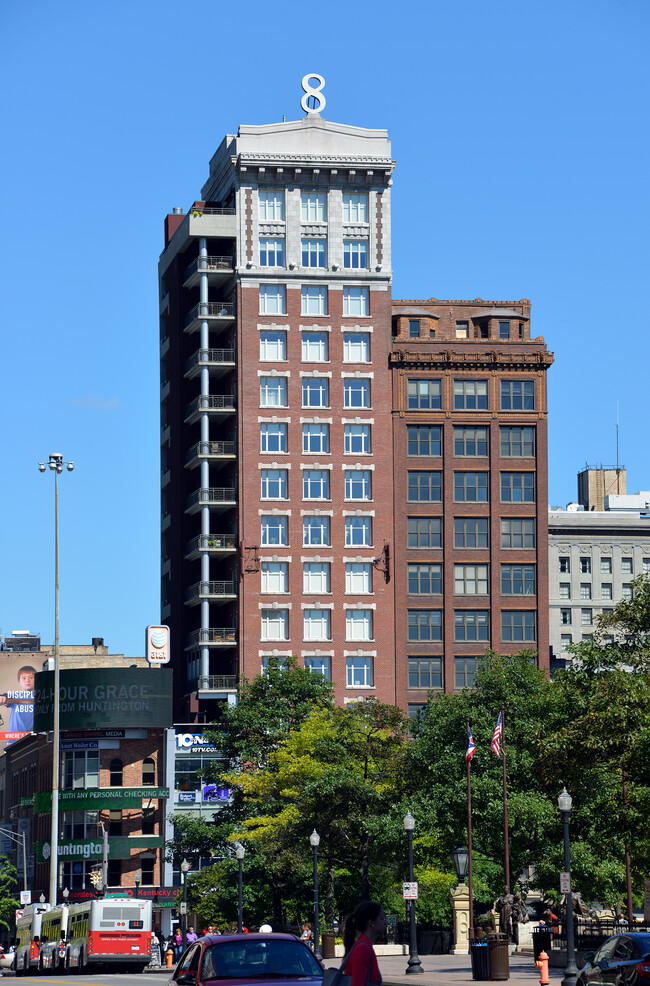 8 on the Square in Columbus, OH - Building Photo - Building Photo