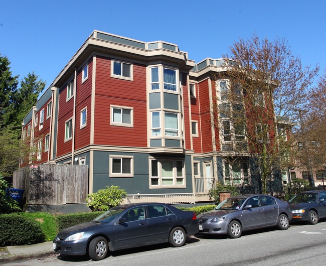 Mercer Court Apartments in Seattle, WA - Foto de edificio - Building Photo