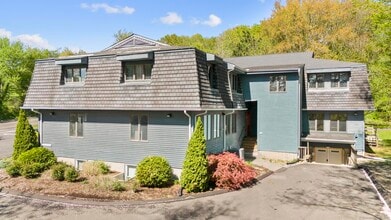 47 Clapboard Hill Rd in Guilford, CT - Building Photo - Building Photo