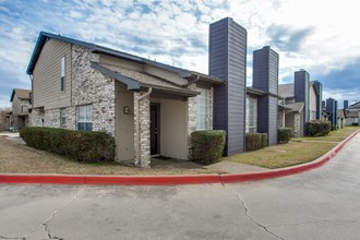 West Creek Townhomes in Fort Worth, TX - Building Photo - Building Photo