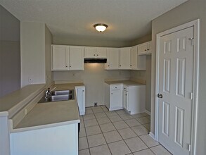 6946 Naples Dr in Cordova, TN - Building Photo - Building Photo
