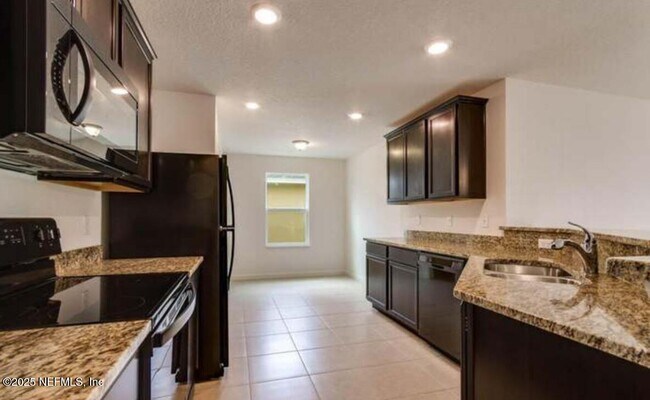 8650 Lake George Cir W in Macclenny, FL - Building Photo - Building Photo