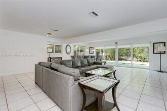 906 N 13th Ave in Hollywood, FL - Building Photo - Building Photo