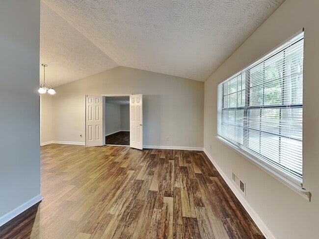 102 Shannon Chase Dr in Fairburn, GA - Building Photo - Building Photo