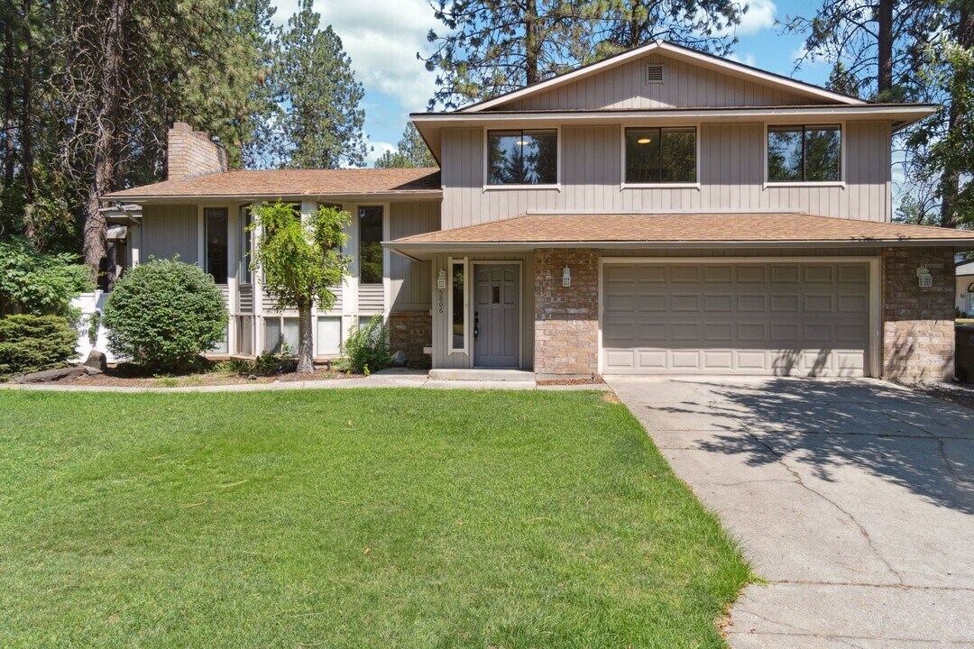 5806 W Pacific Park Dr in Spokane, WA - Building Photo