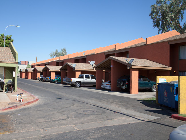 Colter Meadows Condominiums in Phoenix, AZ - Building Photo - Building Photo