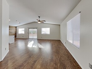 9395 Santa Fe Rose St in Las Vegas, NV - Building Photo - Building Photo