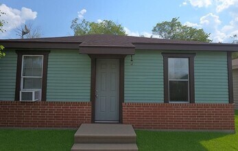 7023 Chippewa Blvd in Houston, TX - Building Photo - Building Photo