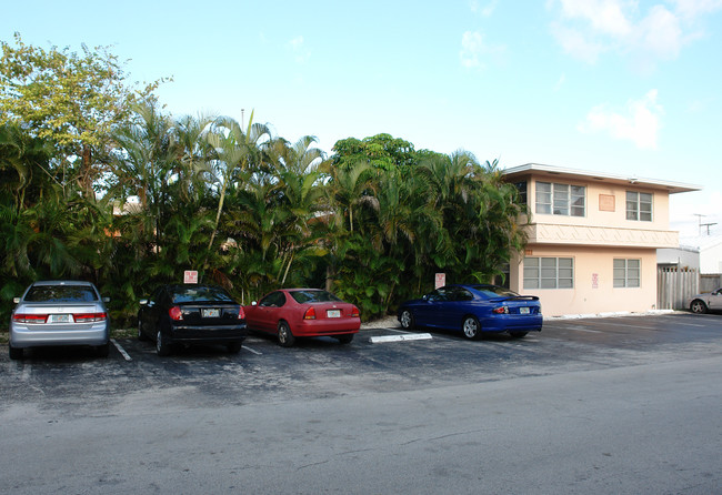 821 N Victoria Park Rd in Fort Lauderdale, FL - Building Photo - Building Photo