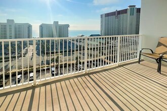 9860 S Thomas Dr, Unit GULF view in Panama City Beach, FL - Foto de edificio - Building Photo