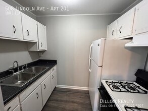 508 Lincoln Ave in Fox Lake, IL - Building Photo - Building Photo