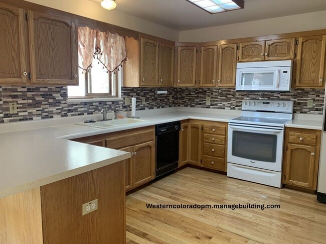 578 Sycamore St in Grand Junction, CO - Foto de edificio - Building Photo