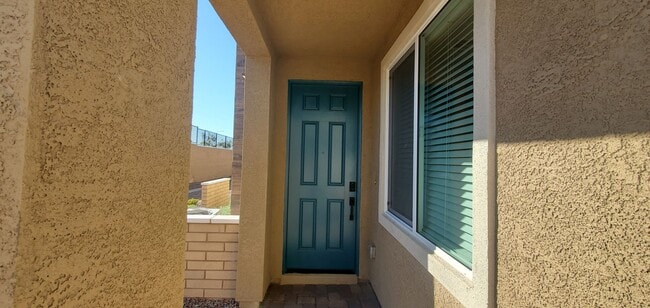 176 Freeport in Henderson, NV - Building Photo - Building Photo