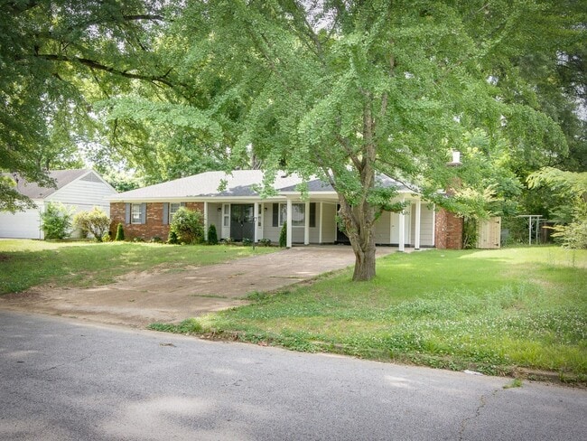 2007 Janis Dr in Memphis, TN - Building Photo - Building Photo