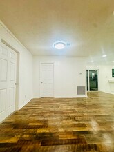 2098 Pinecroft Cir in Shreveport, LA - Foto de edificio - Building Photo