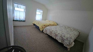 5815 Lakeshore Dr in Manitowoc, WI - Building Photo - Building Photo