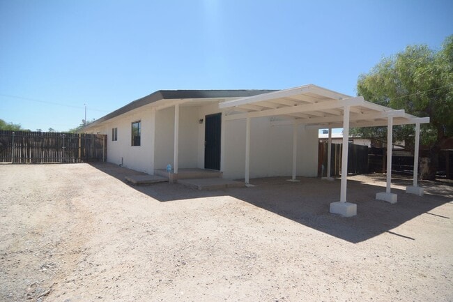 property at 1904 S Campbell Ave