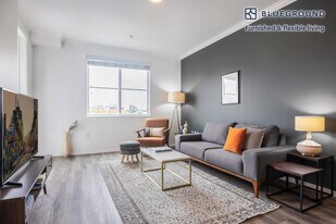 1724 Highland Ave, Unit SI FL7-ID100 in Los Angeles, CA - Building Photo