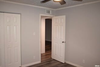 2539 W Monroe St in Springfield, IL - Building Photo - Building Photo