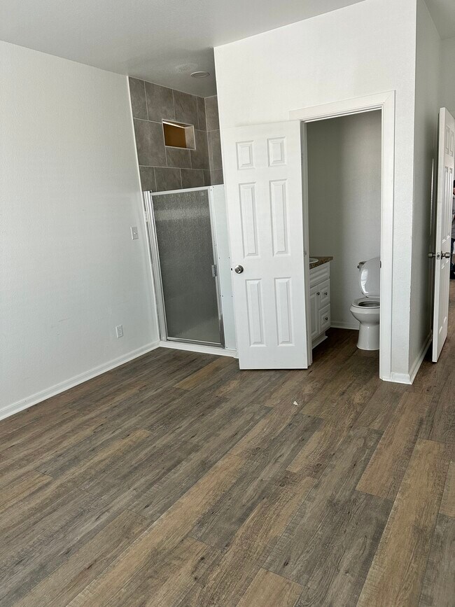 119 Monterrey Hills Dr in Del Valle, TX - Foto de edificio - Building Photo