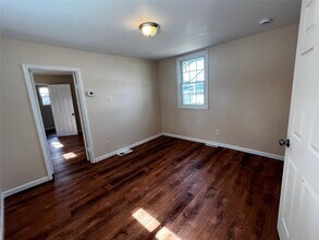 1549 Ohio Ave in Bay Shore, NY - Building Photo - Building Photo