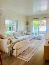 1037 Pleasantview Ave, Unit A in Venice, CA - Building Photo - Building Photo