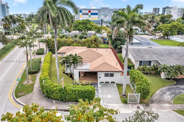 1090 NE 81st St in Miami, FL - Building Photo - Building Photo