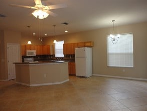 8845 Cypress Hammock Dr in Tampa, FL - Building Photo - Building Photo