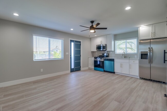 10177 Spring Manor Ct in San Diego, CA - Building Photo - Building Photo