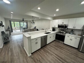 619 Spring Lakes Blvd in Bradenton, FL - Building Photo - Building Photo