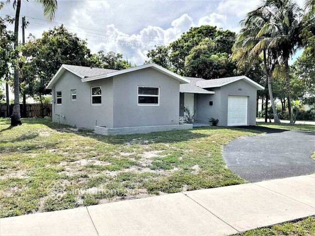 2861 NE 1st Ave in Pompano Beach, FL - Building Photo - Building Photo