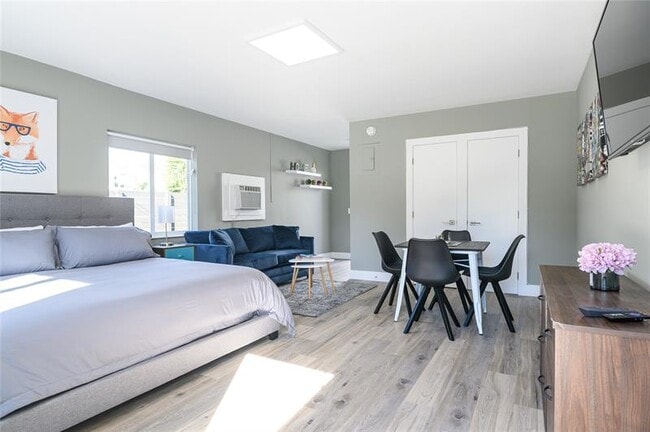 1020 N Victoria Park Rd in Fort Lauderdale, FL - Foto de edificio - Building Photo