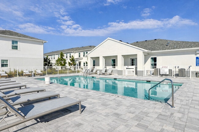 Encanto Isla | Townhomes for Rent