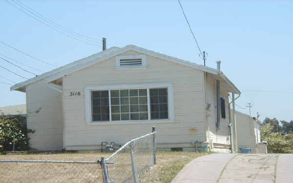 3116 Coolidge Ave in Oakland, CA - Building Photo - Building Photo