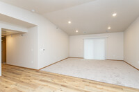 Linedrive Apartments in Sioux Falls, SD - Building Photo - Interior Photo