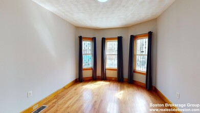 9 Cawfield St, Unit 1 in Boston, MA - Building Photo - Building Photo