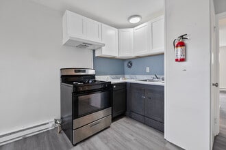 2020 Woodlynne Ave in Oaklyn, NJ - Building Photo - Building Photo