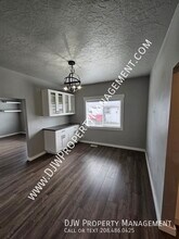 1310 E Chicago St in Caldwell, ID - Building Photo - Building Photo