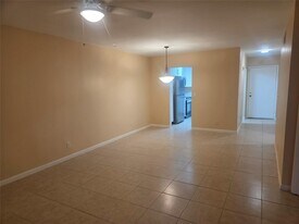3351 NW 85th Ave, Unit 114 in Coral Springs, FL - Building Photo