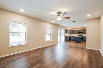 7545 Sloewood Dr in Leesburg, FL - Building Photo - Building Photo