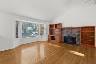 10733 126th Pl NE in Kirkland, WA - Building Photo - Building Photo