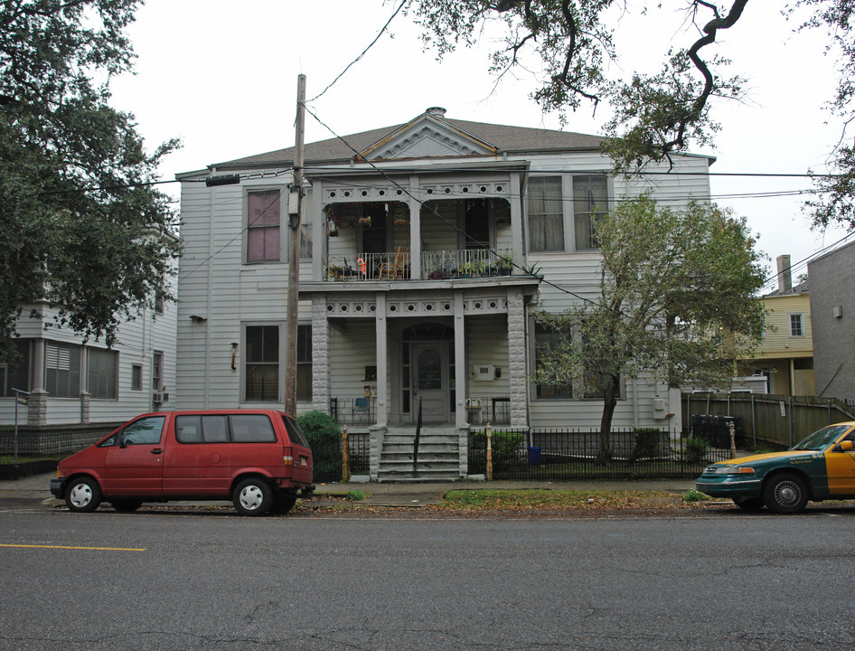 1810 Prytania St in New Orleans, LA - Building Photo