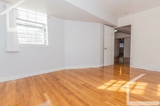 1136 Commonwealth Ave in Boston, MA - Building Photo - Building Photo